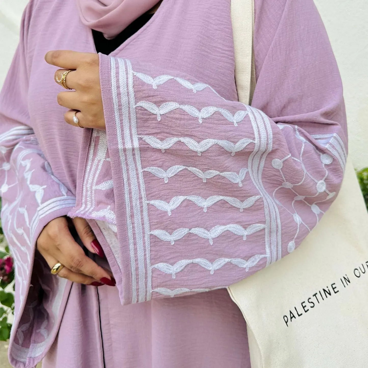 Bisan Abaya